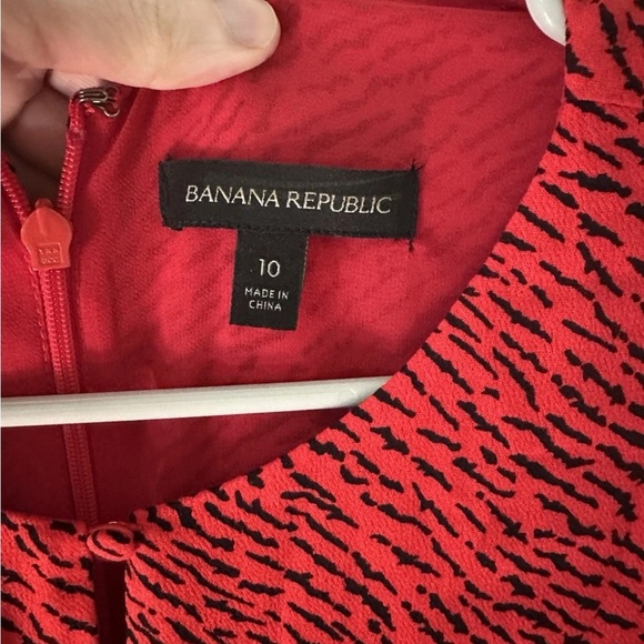 Banana Republic Red and Black Patterned Long Sleeve Dress - Picture 3 of 6
